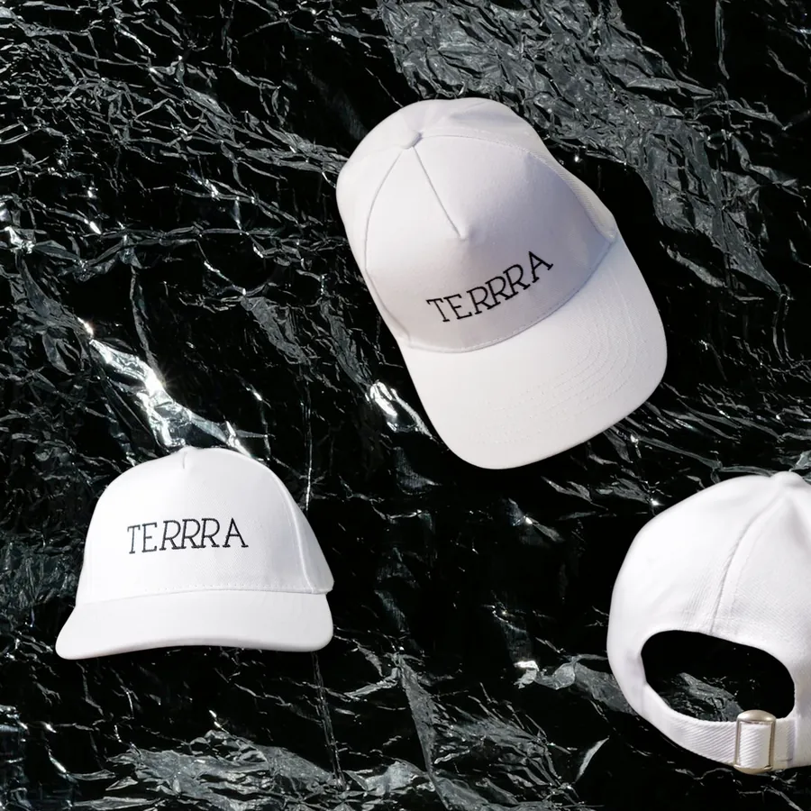 Snapback Cap in Weiss mit TERRRA-Schriftzug